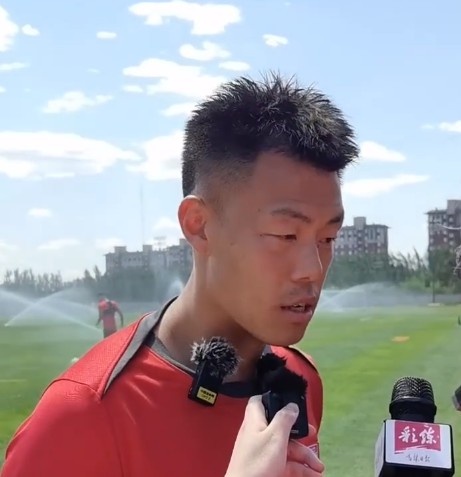 譚龍：現(xiàn)在亞泰成績不是特別理想，穩(wěn)定年輕球員的情緒最重要