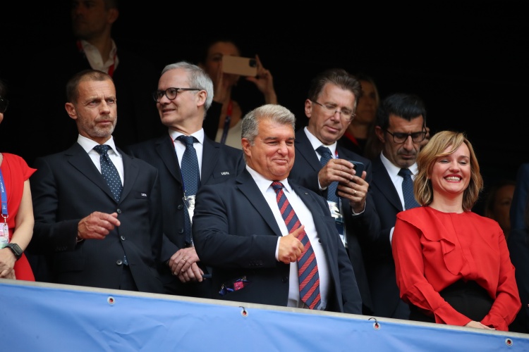 每體：巴薩與歐足聯(lián)商討財(cái)務(wù)違規(guī)，6000萬(wàn)歐罰款可能降至1500萬(wàn)歐