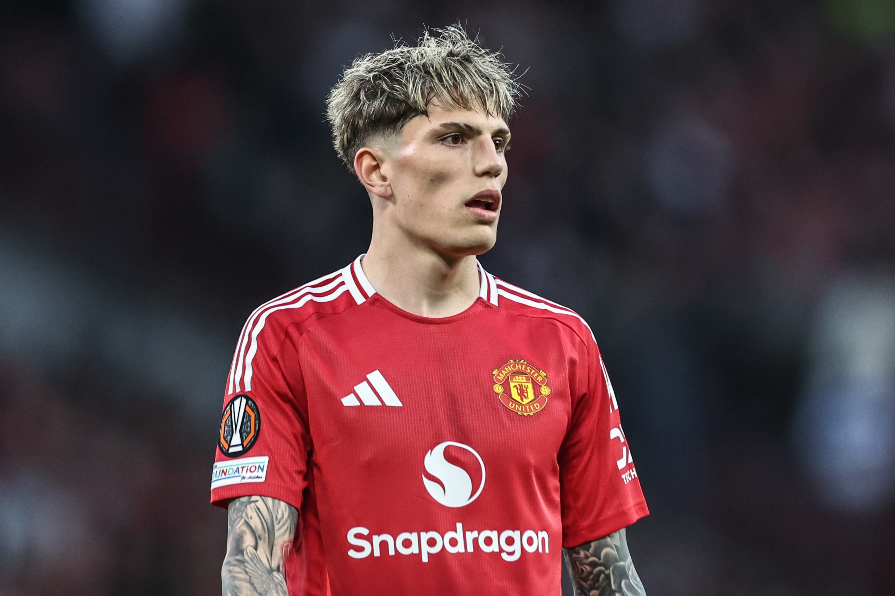 羅馬諾：加納喬今夏離開曼聯(lián)，他近期不會歸隊訓(xùn)練&想留在英超