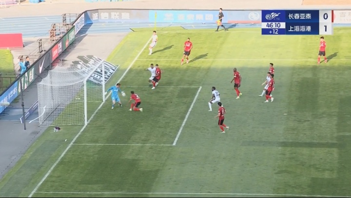 太倒霉了！阿不都海米提門前“二連擊”烏龍，海港1-0領(lǐng)先亞泰！