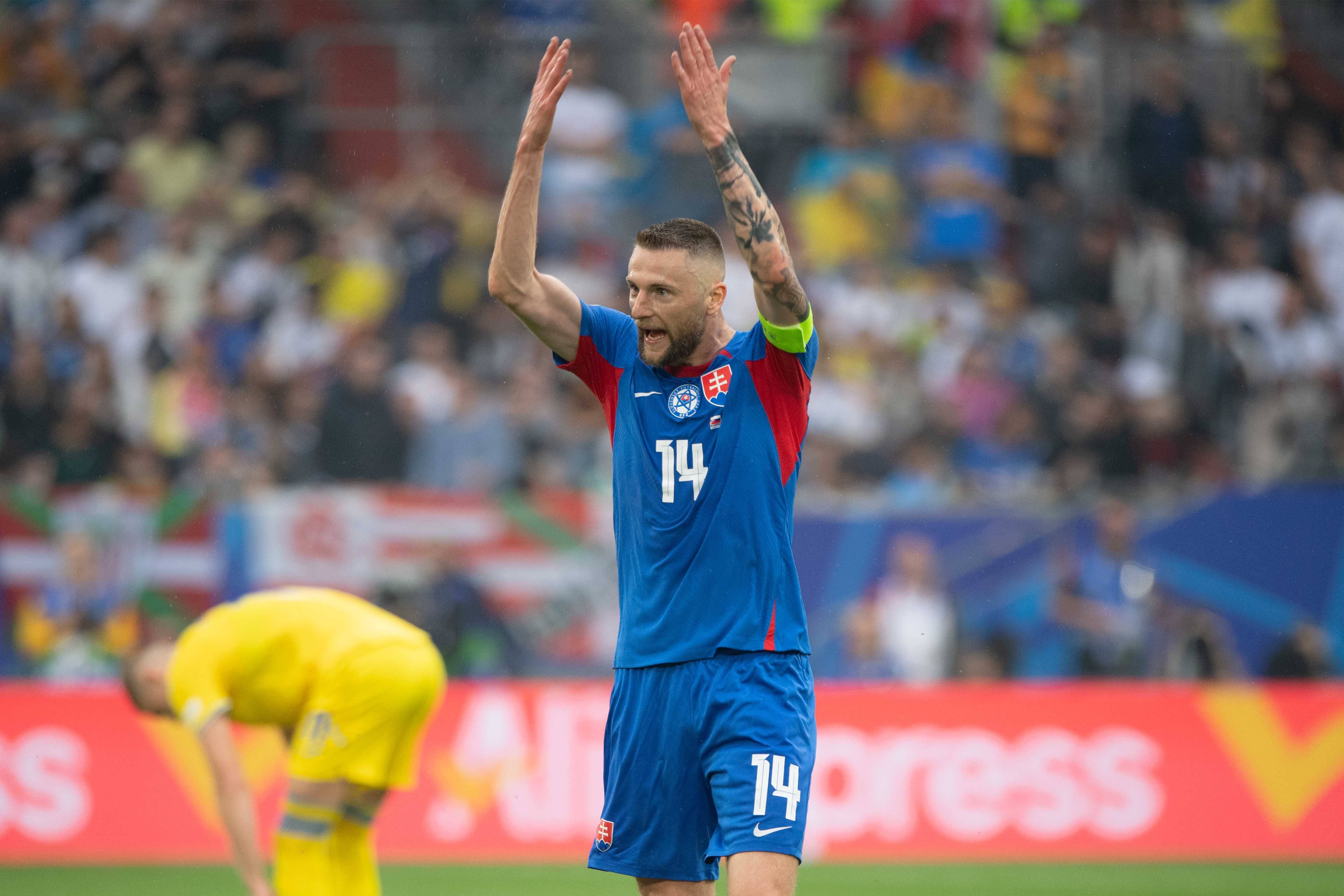 記者：費內(nèi)巴切計劃讓什克、阿森西奧本周接受體檢，并正式簽約