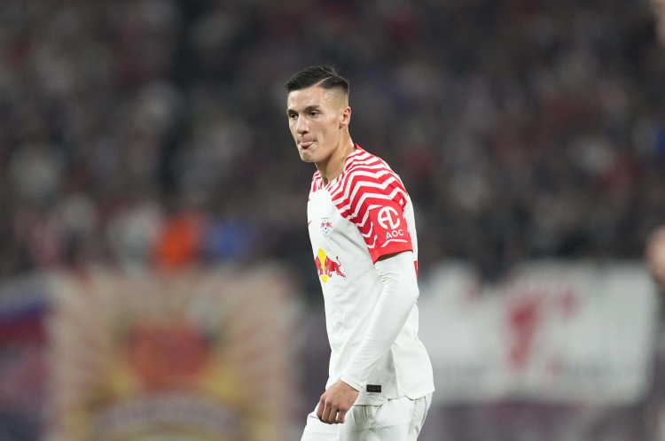 法爾克：曼聯(lián)關(guān)注萊比錫前鋒塞斯科，7000萬(wàn)歐報(bào)價(jià)可開(kāi)啟談判