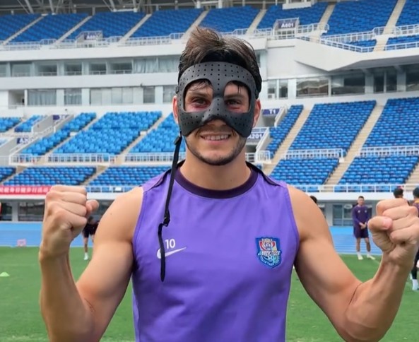 津媒：客戰(zhàn)浙江比賽提前后，津門虎外援薩爾瓦多推遲鼻骨手術(shù)日期