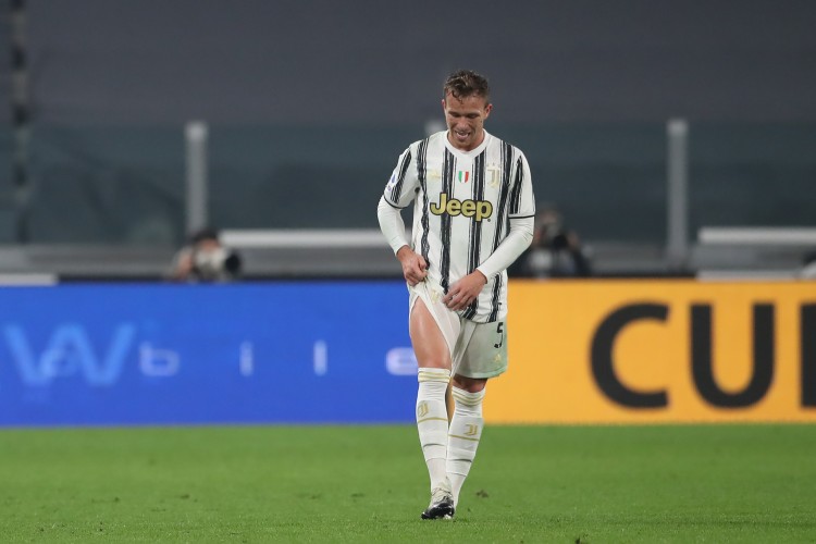 巴媒：阿圖爾最遲周二與尤文解約，隨后簽約格雷米奧一年半