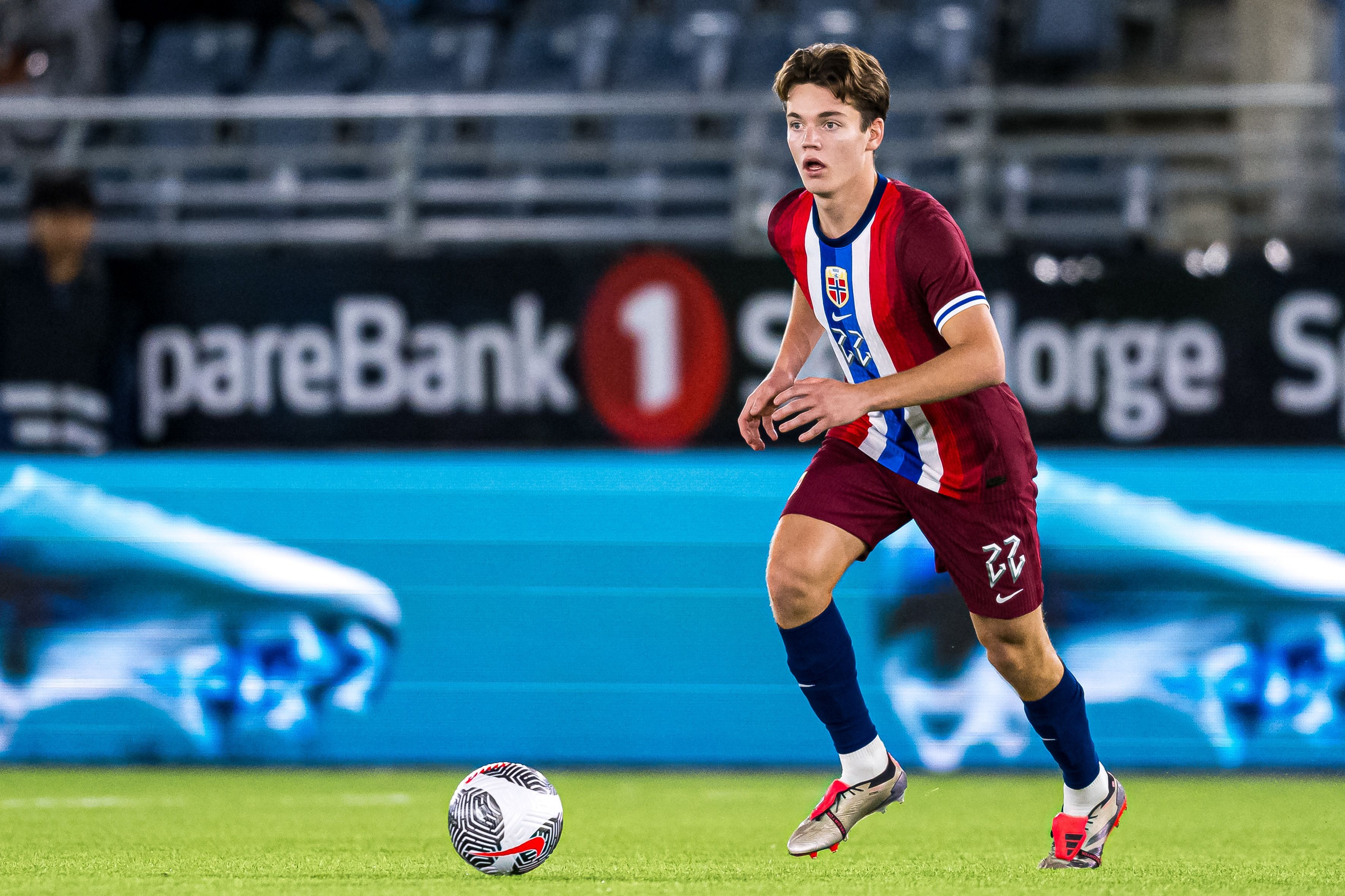 羅馬諾：曼城18歲小將尼潘租借米德爾斯堡交易已完成