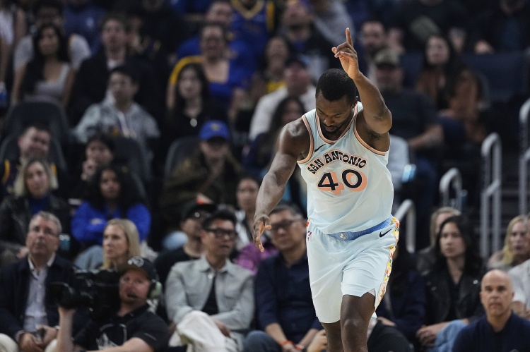 哈里森-巴恩斯：我們正朝著具備贏球能力的方向穩(wěn)步前進