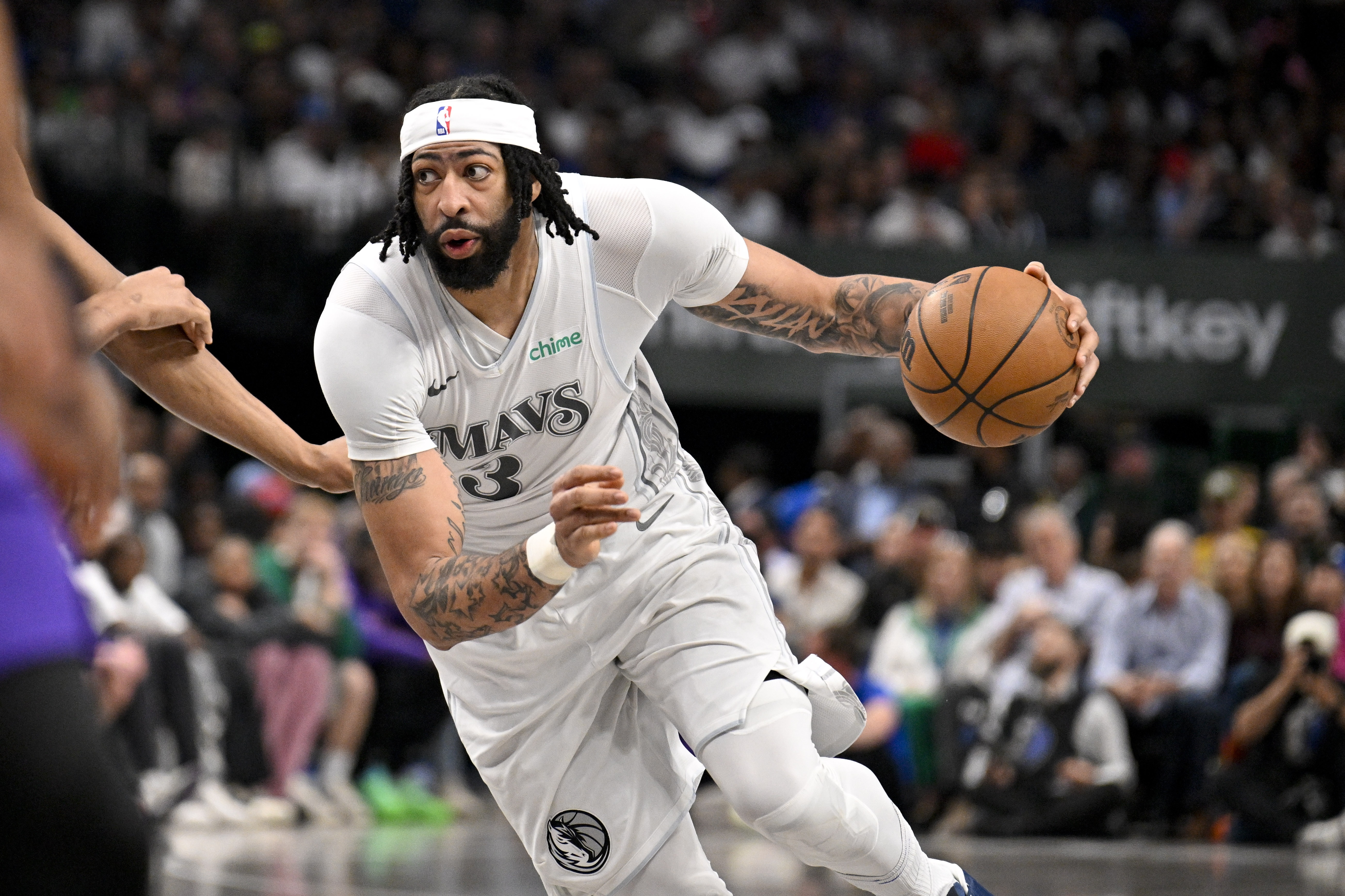 此前接受了視網(wǎng)膜修復手術(shù)！基德：濃眉已獲準參加球隊的訓練營