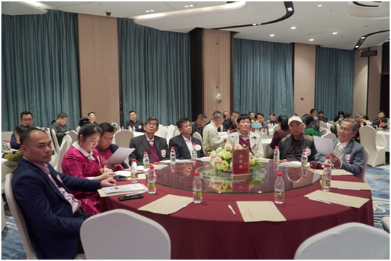 “攜手筑夢，守正創(chuàng)新”的迎新年企業(yè)界座談會(huì)現(xiàn)場。符敦孝攝